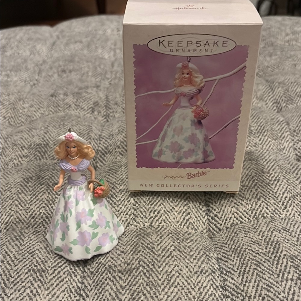 1995 Hallmark Easter ornament featuring springtime Barbie